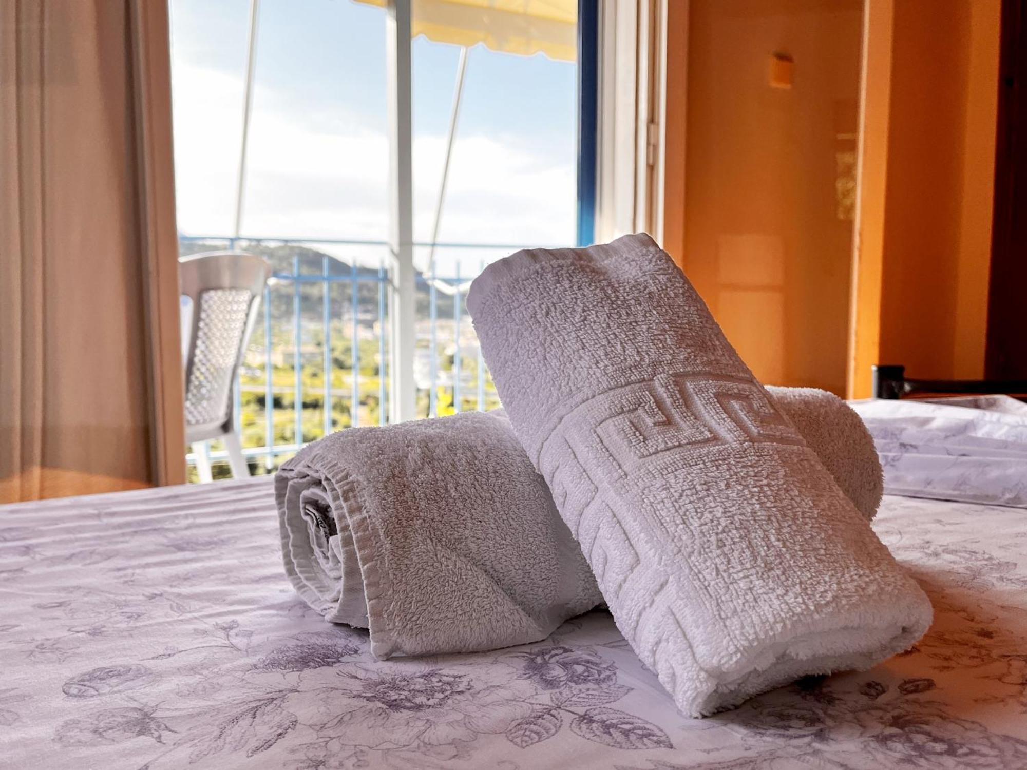 Sea Horizon House Alexis Hotel Himarë Eksteriør billede