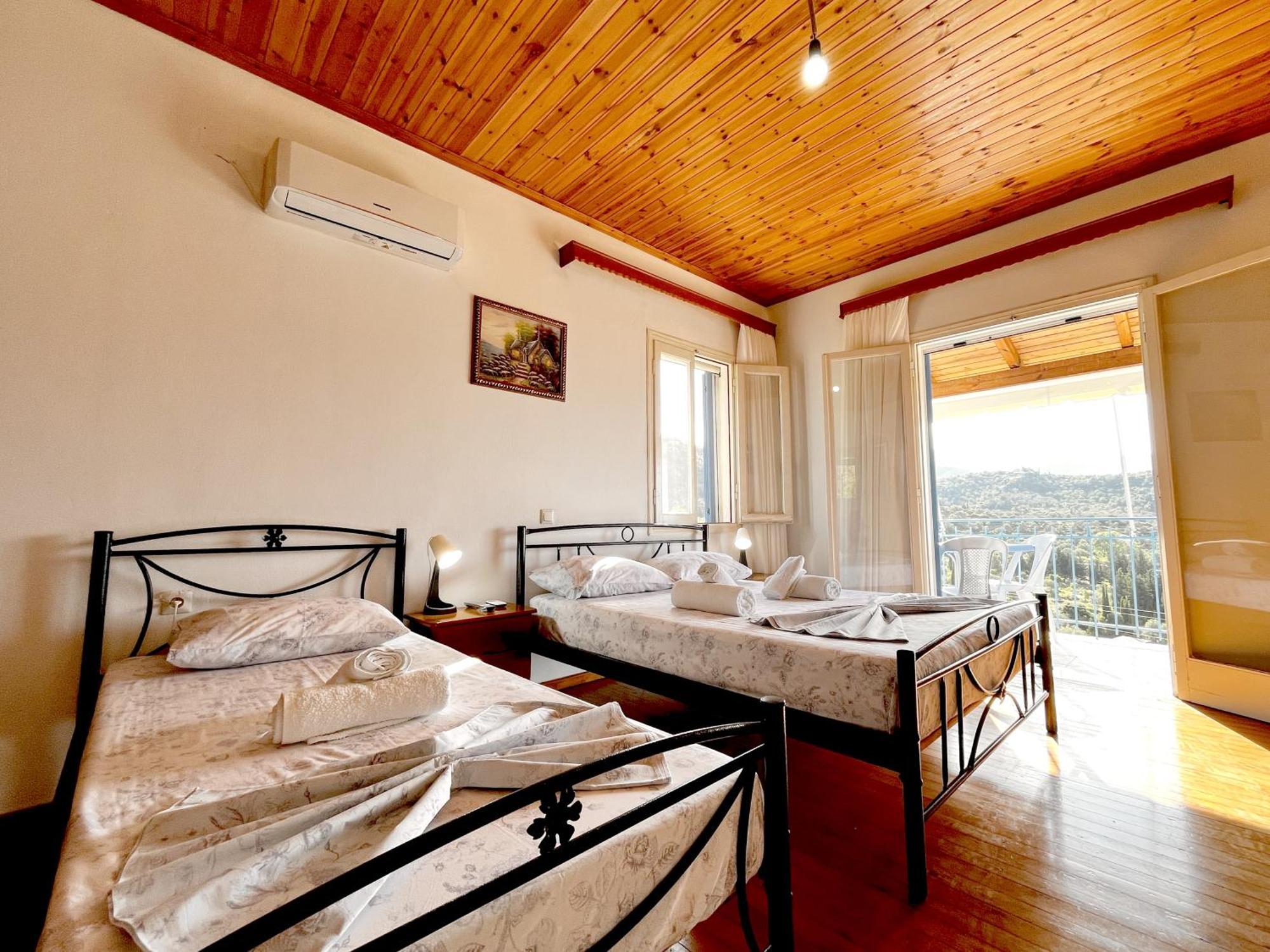 Sea Horizon House Alexis Hotel Himarë Eksteriør billede